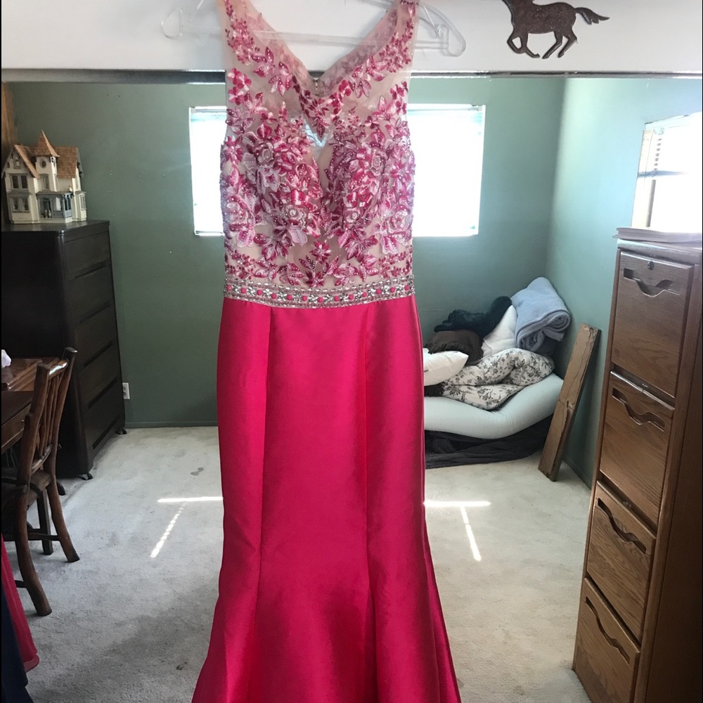 Fuschia elegant dress!